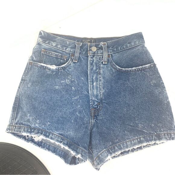 Abercrombie & Fitch Natural Rise Denim Short Shorts”Daisy Dukes” Size 26/2 - Picture 1 of 8
